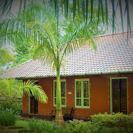 Sunbird Garden Resort Krishnagiri Extérieur photo
