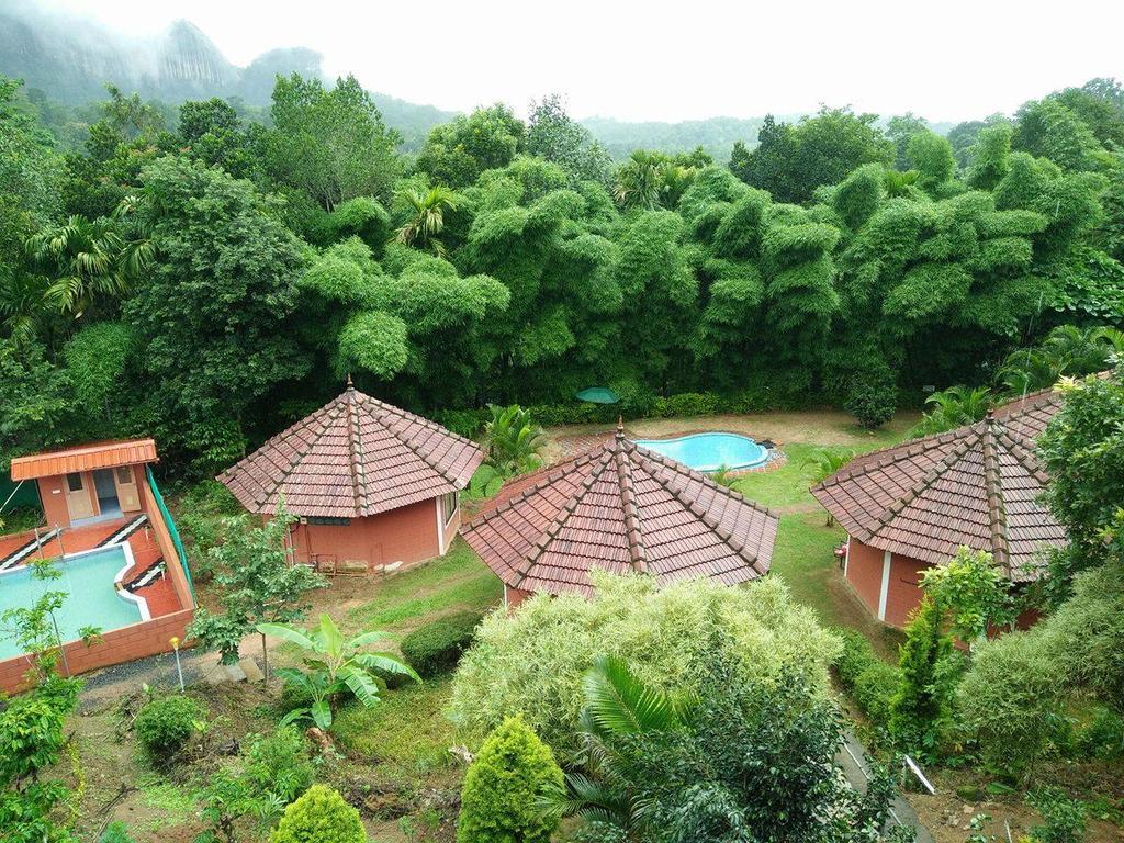 Sunbird Garden Resort Krishnagiri Extérieur photo