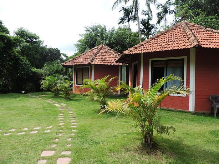 Sunbird Garden Resort Krishnagiri Extérieur photo