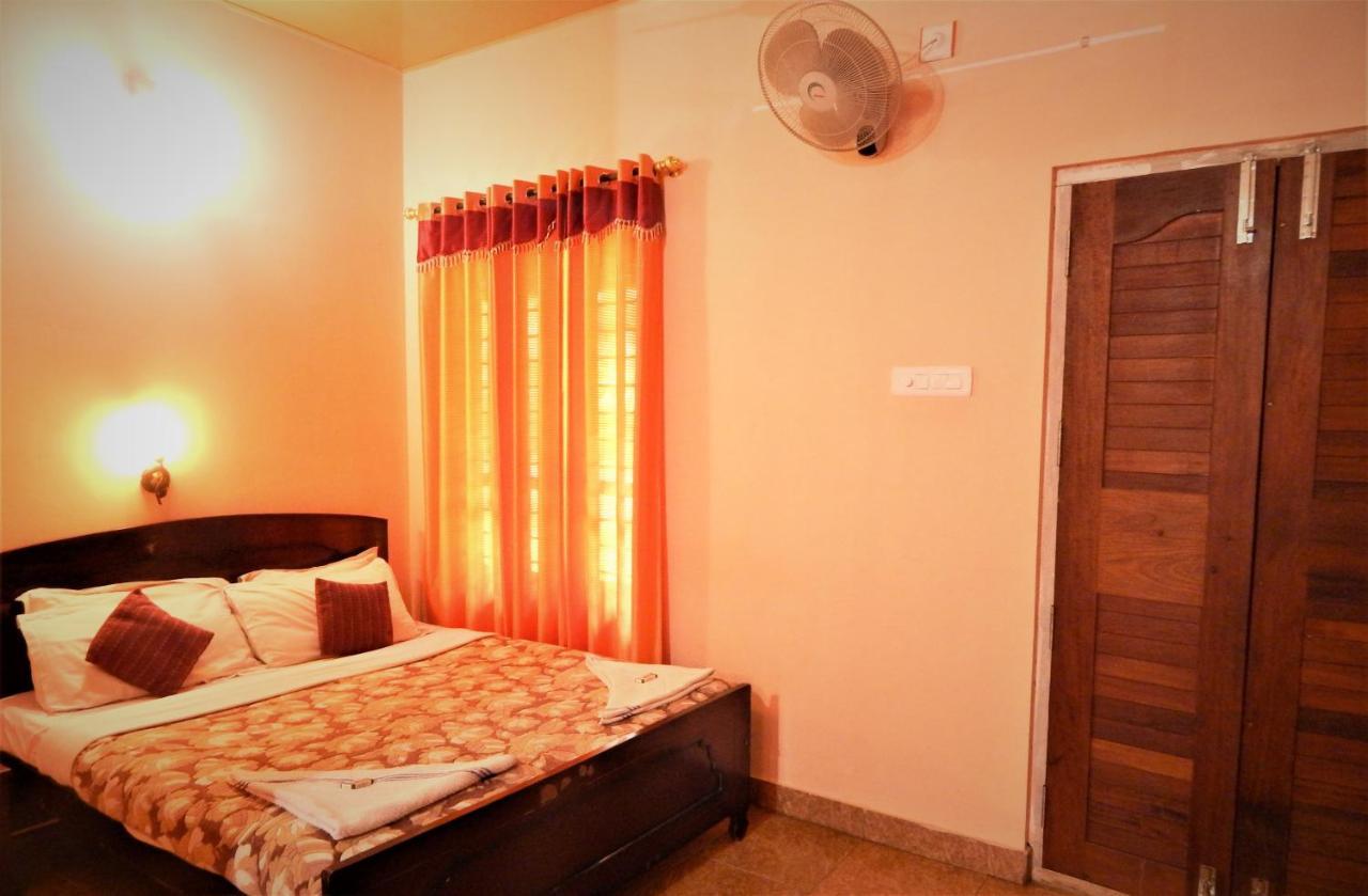 Sunbird Garden Resort Krishnagiri Extérieur photo